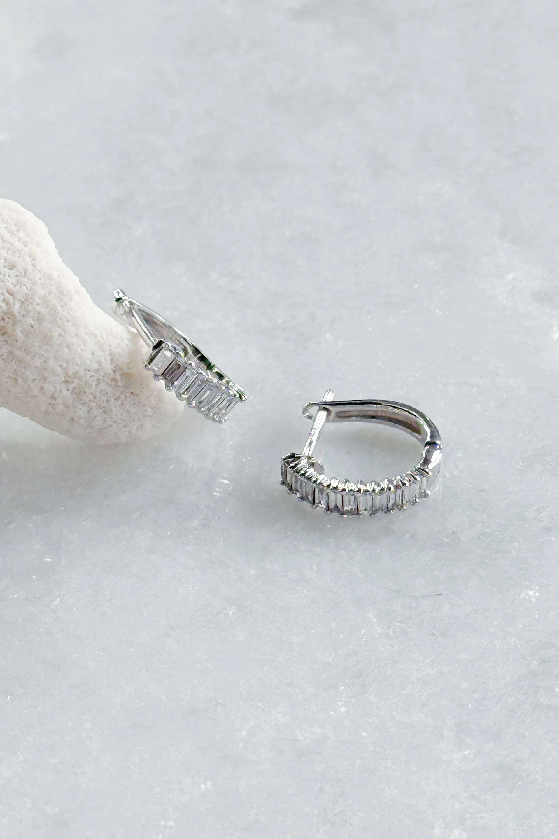 Baguette Diamond U Huggie Hoop Earring - Image 3
