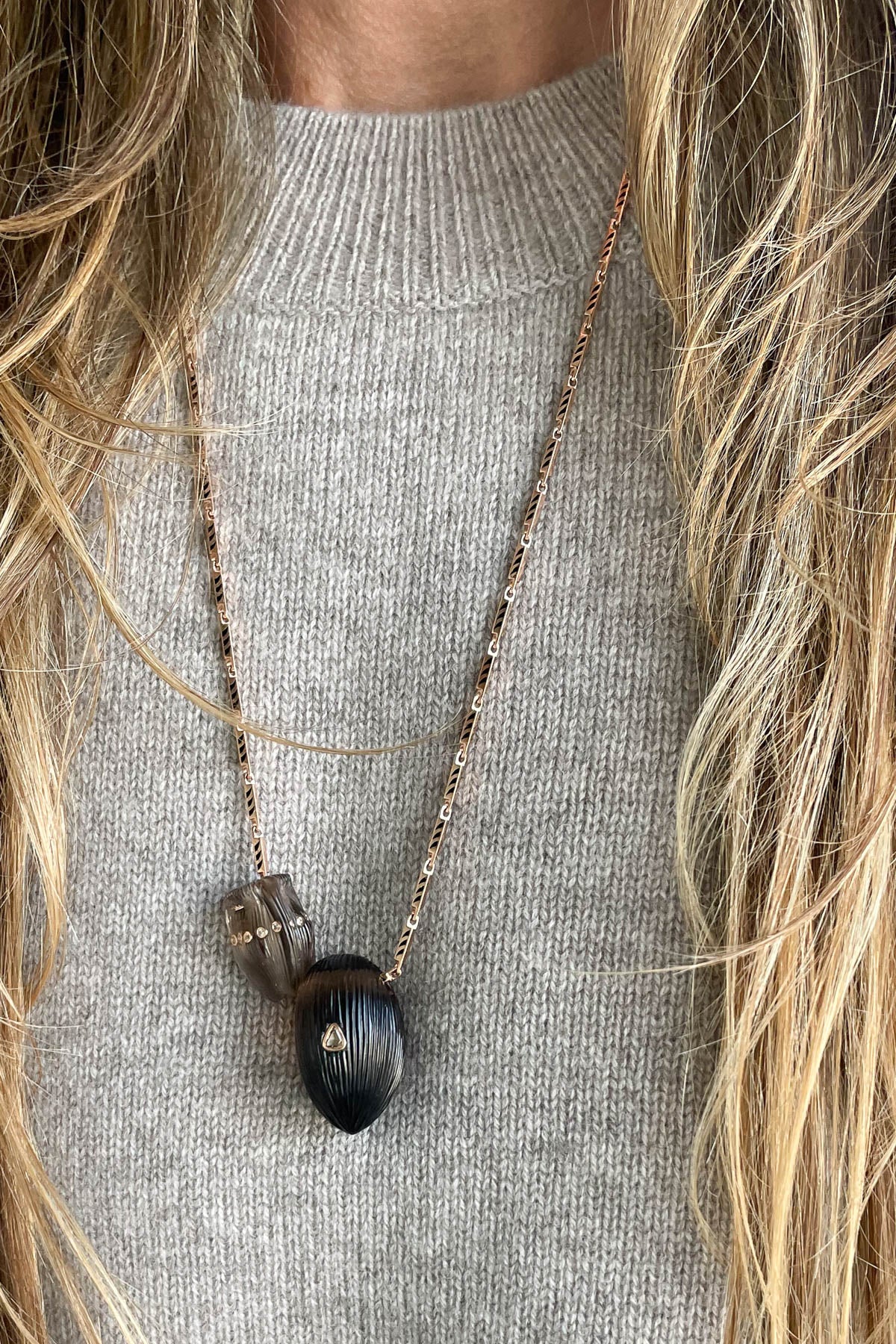 Grande Smokey Quartz Coquito with Diamond Bead - Image 7