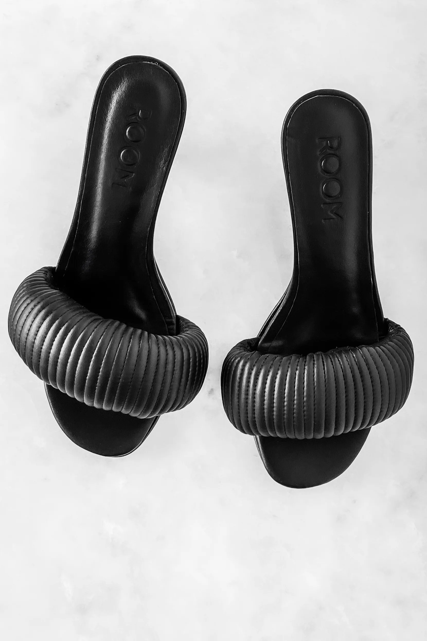 Settee Heel - Image 4